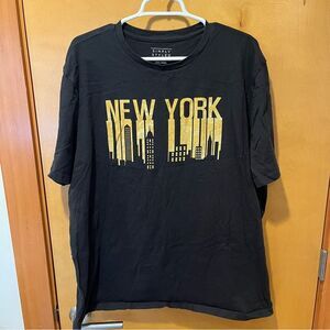 Simply styled New York men’s tshirt black xxl